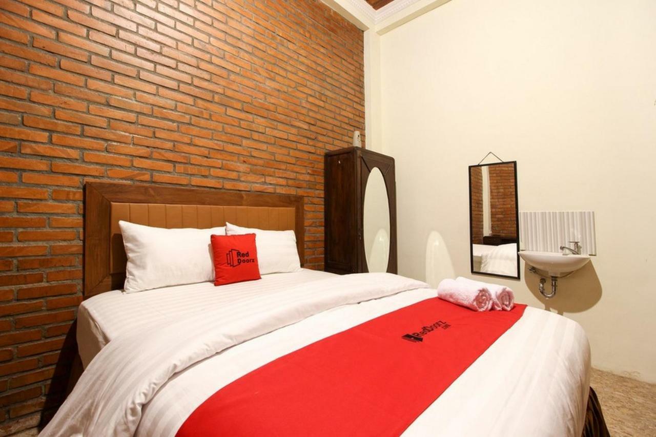 Reddoorz Near Amikom Yogyakarta 2 Maguwo Екстер'єр фото